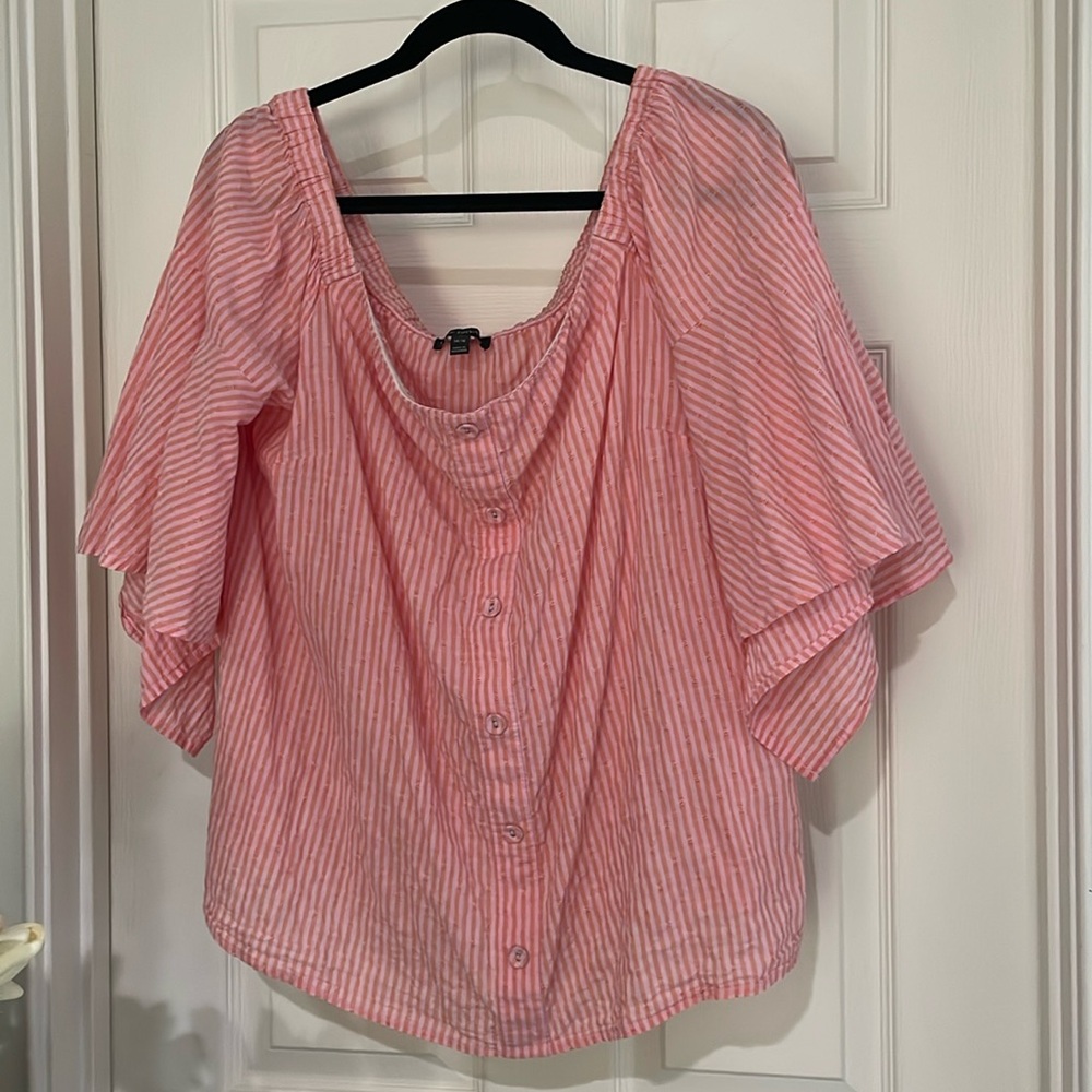 🌸 3/$10 shirts 🌸